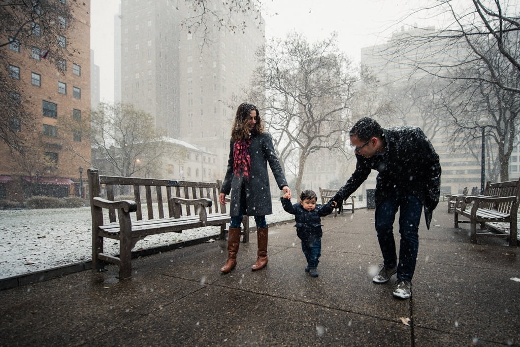 Snowy family photo shoot in Rittenhouse