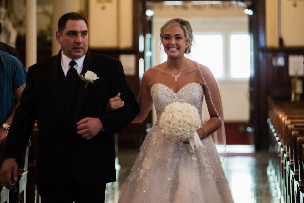 Philadelphia Wedding Photographer Shoots Classic Philly Elegance at Vie